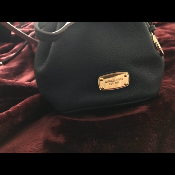 Michael kors blue crossbody - Picture 2 of 2